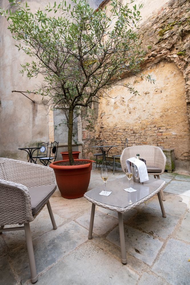 Hôtel Abbaye de Maizières® BEAUNE - SITE OFFICIEL