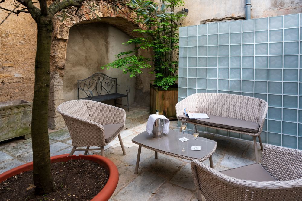 Hôtel Abbaye de Maizières® BEAUNE - SITE OFFICIEL