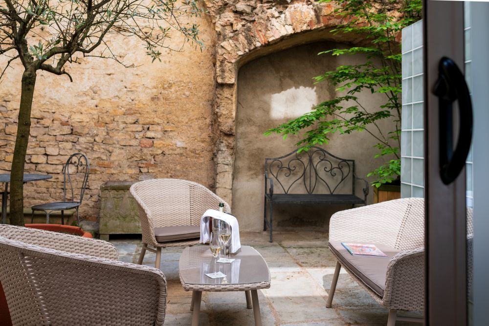 Hôtel Abbaye de Maizières® BEAUNE - SITE OFFICIEL